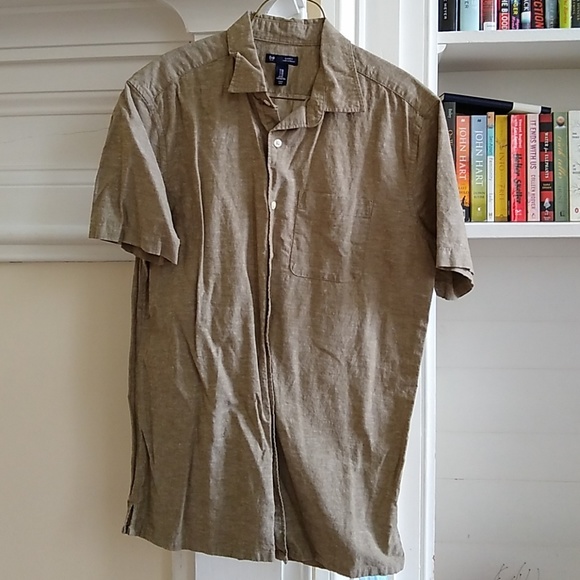 Men's Gap Classic Fit button up short sleeve shirt - Picture 1 of 4